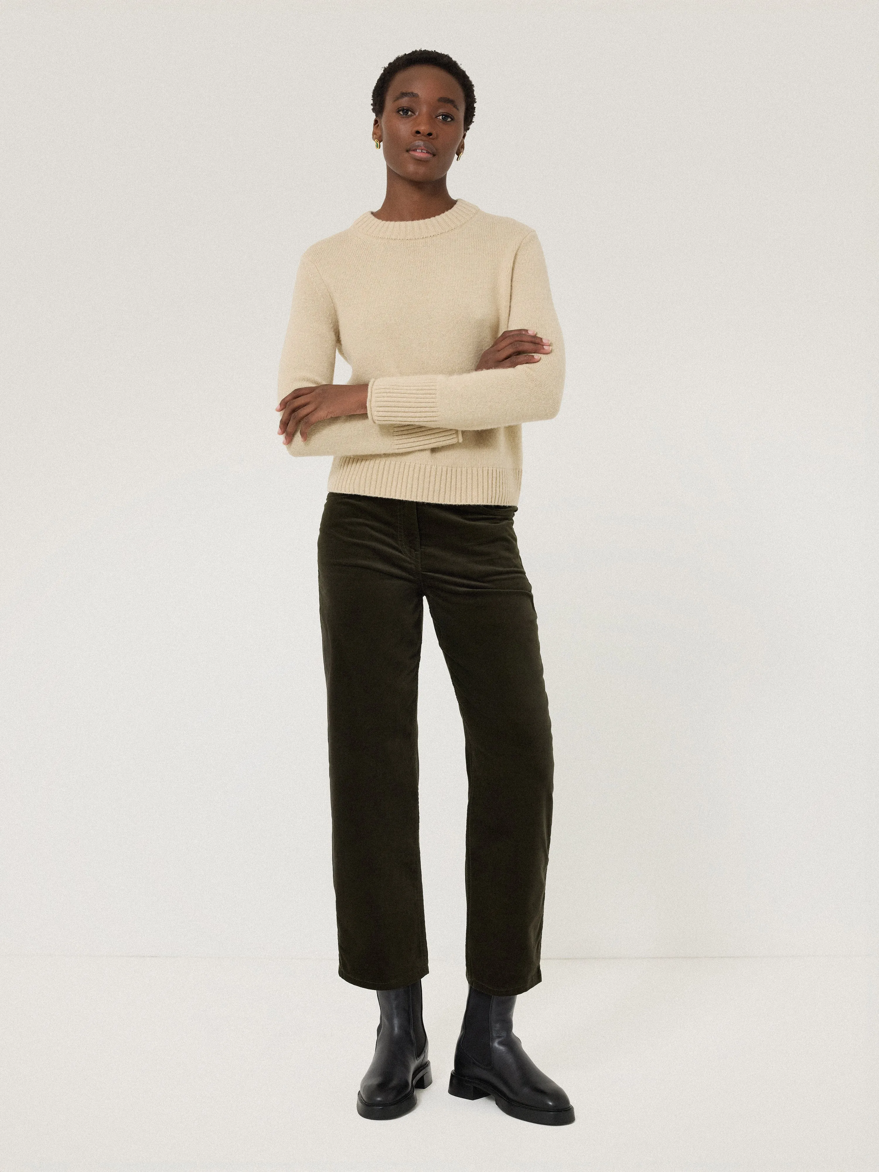 Delmont Velvet Tapered Jean | Dark Green