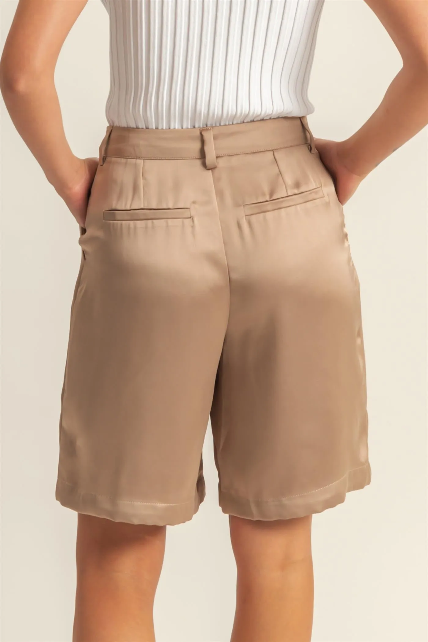 DZ24E149-High-Waist Pleated Satin Shorts