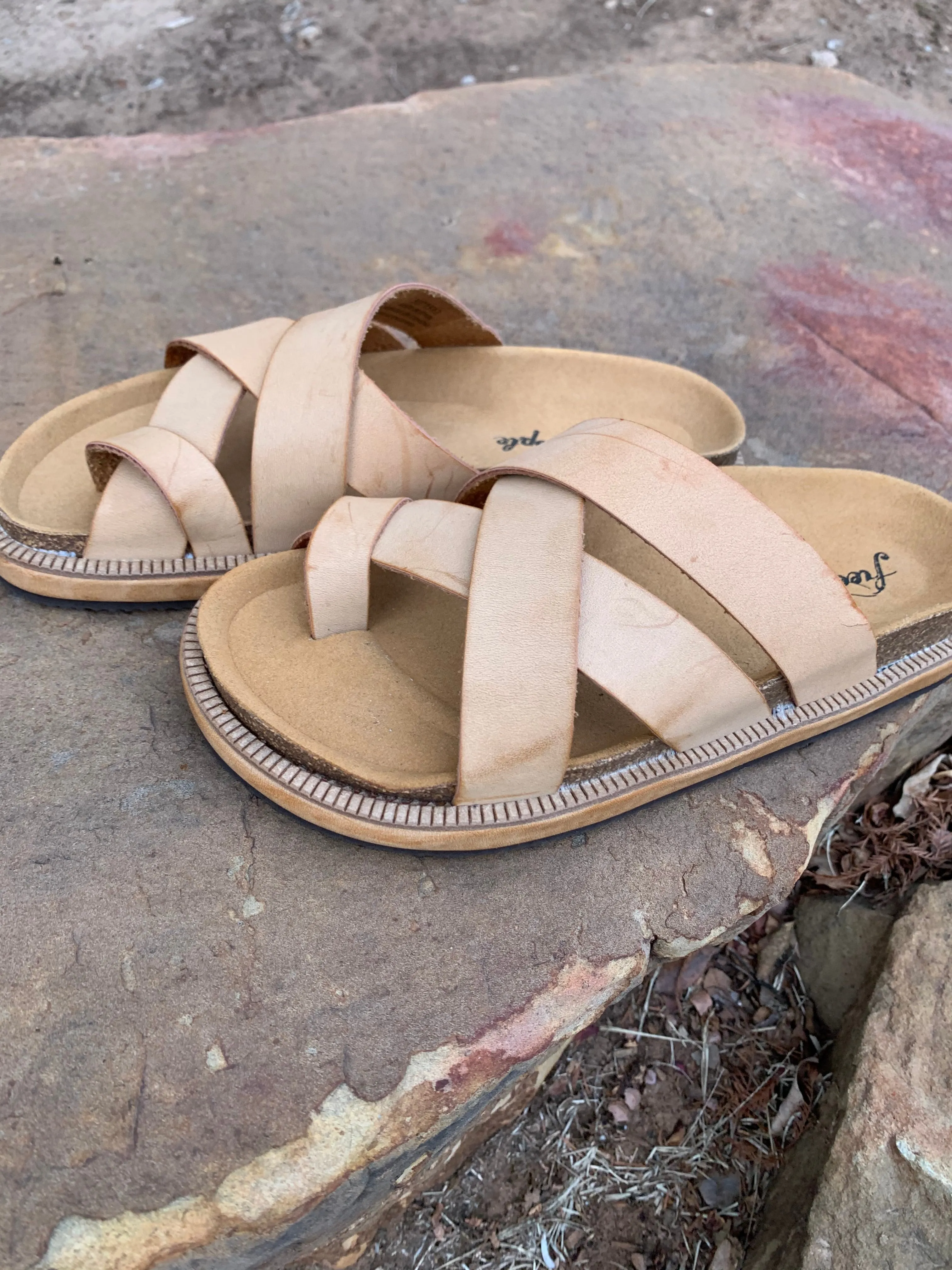 FREE PEOPLE Strappy VENTURA Contour FootBed Sandal