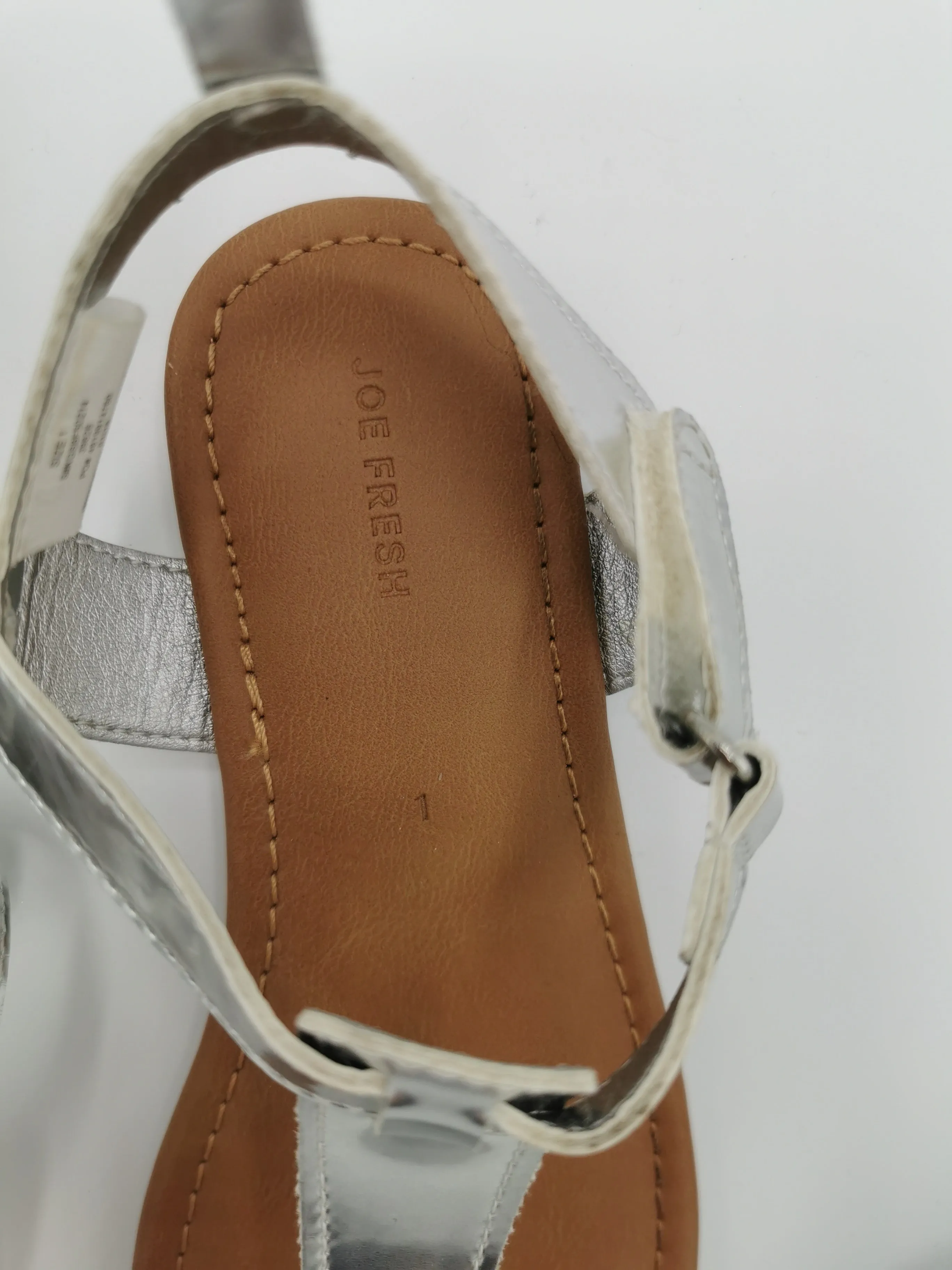 GIRL SIZE 1 YOUTH - JOE FRESH, Silver Sandals EUC B39