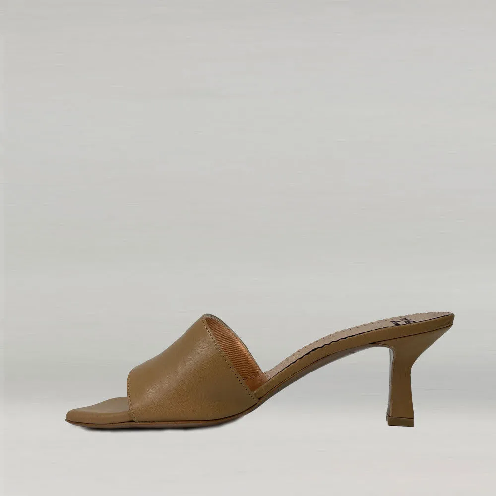 Mules Ann Tuil Acassius