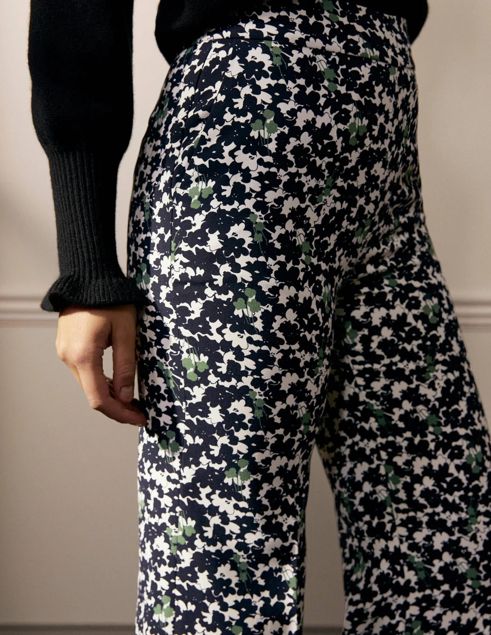 Relaxed Bootcut Trousers-Black, Camo Floral