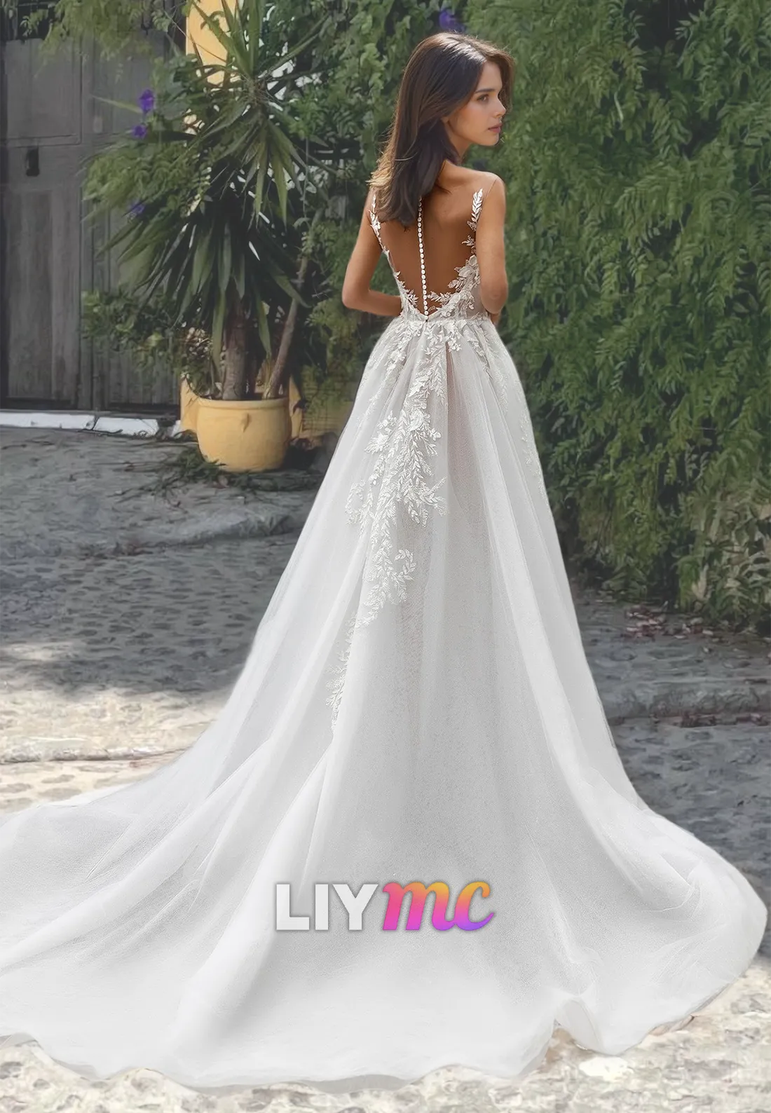 V-Neck Sleeveless Straps Appliques Tulle A-Line Wedding Dress